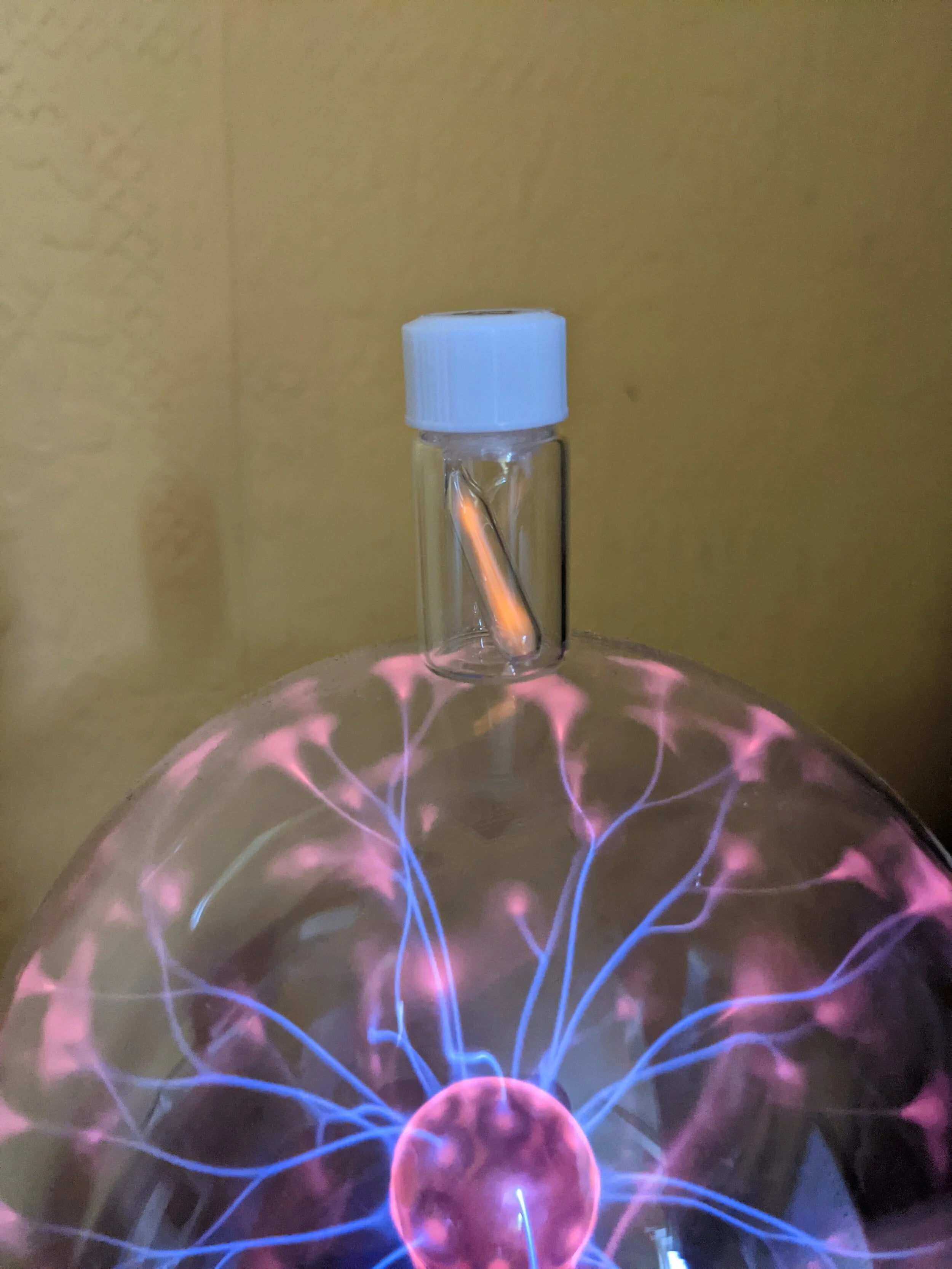 Neon gas 99.99%